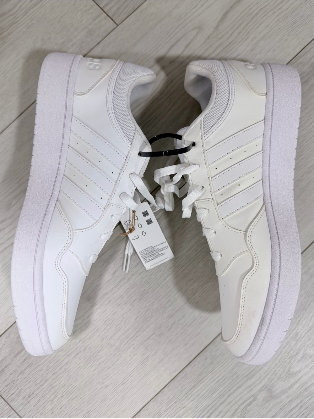 Adidas White Low-Top Sneakers - Classic Three-Stripe Design